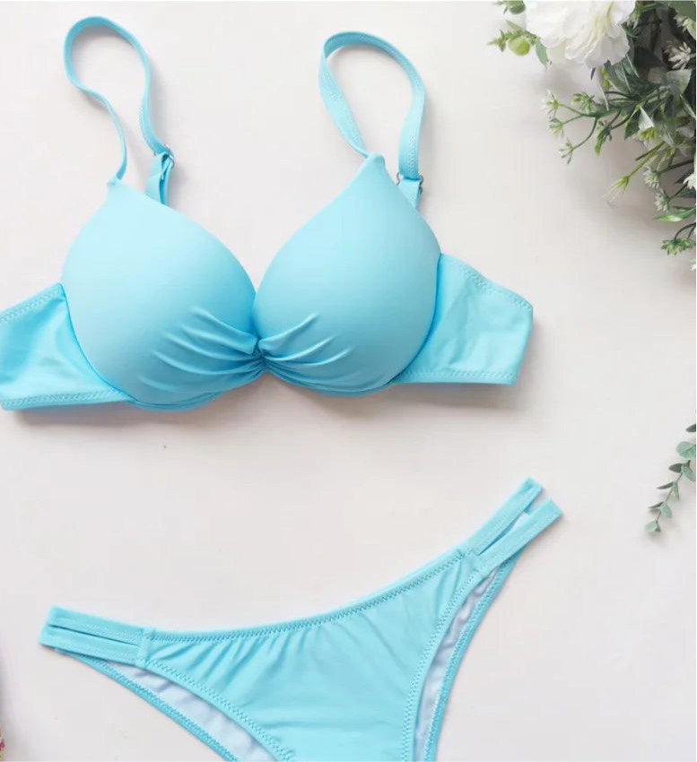 Chic Underwired Bikini Set with Brazilian Cut Bottom - Just The Fly Way