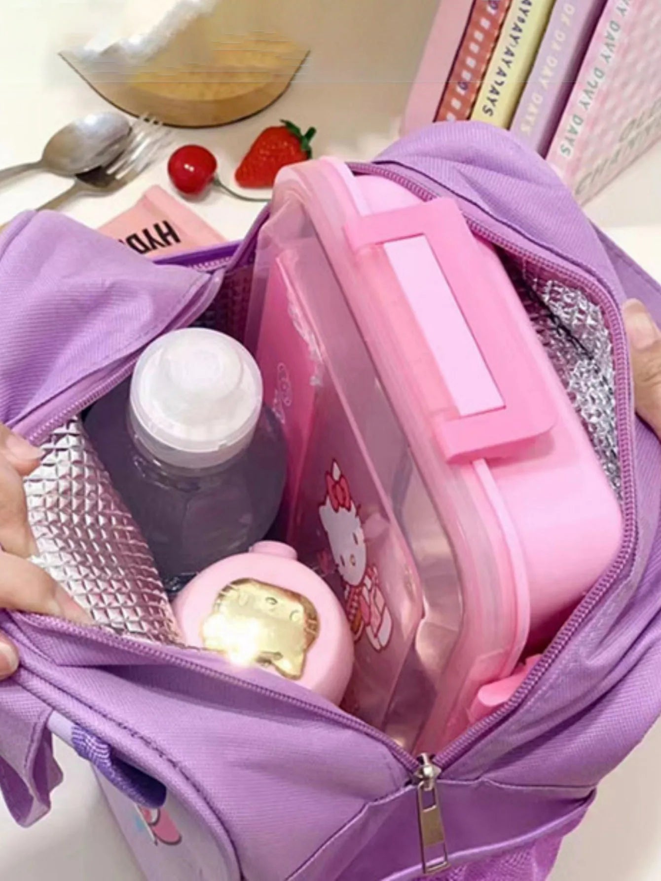 1pc Insulated Fashionable Portable Lunch Bag Cute Cartoon HelloKitty Kuromi Cinnamoroll Design Reusable Lunch Box