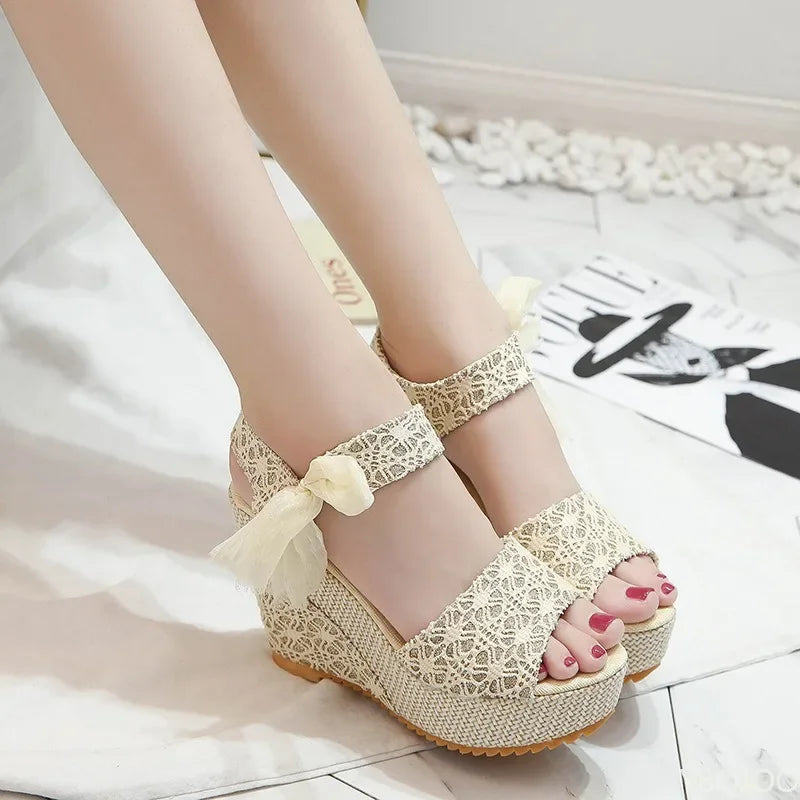 Fashionable, Bold and Beautiful DressSummer New Fashion Slope Heel Fish Mouth Women's Sandals Party Lace Lace Strap Waterproof Platform Thick soled High Heels