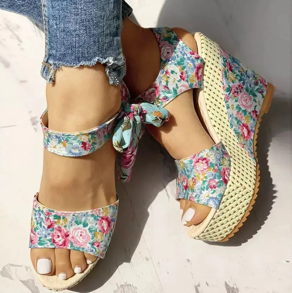 Fashionable, Bold and Beautiful DressSummer New Fashion Slope Heel Fish Mouth Women's Sandals Party Lace Lace Strap Waterproof Platform Thick soled High Heels