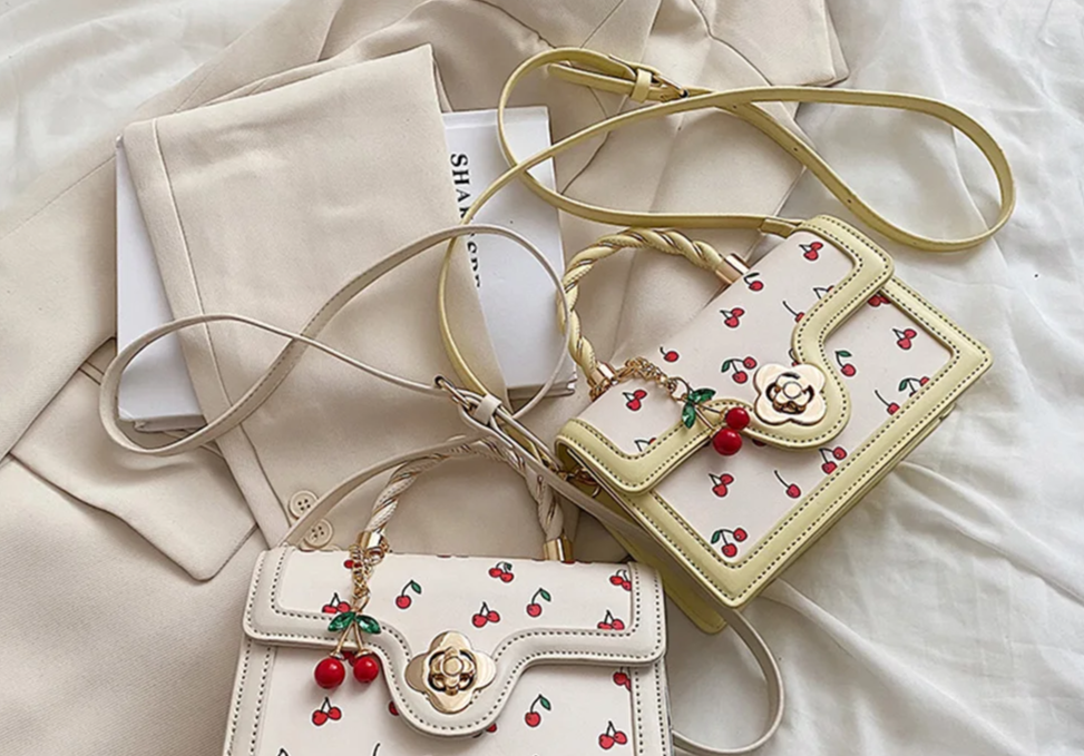Fashionable, Bold and Beautiful DressStylish Women’s Cherry Square Chain Bag - Versatile PU Leather Crossbody with Sweet Cherry Pattern